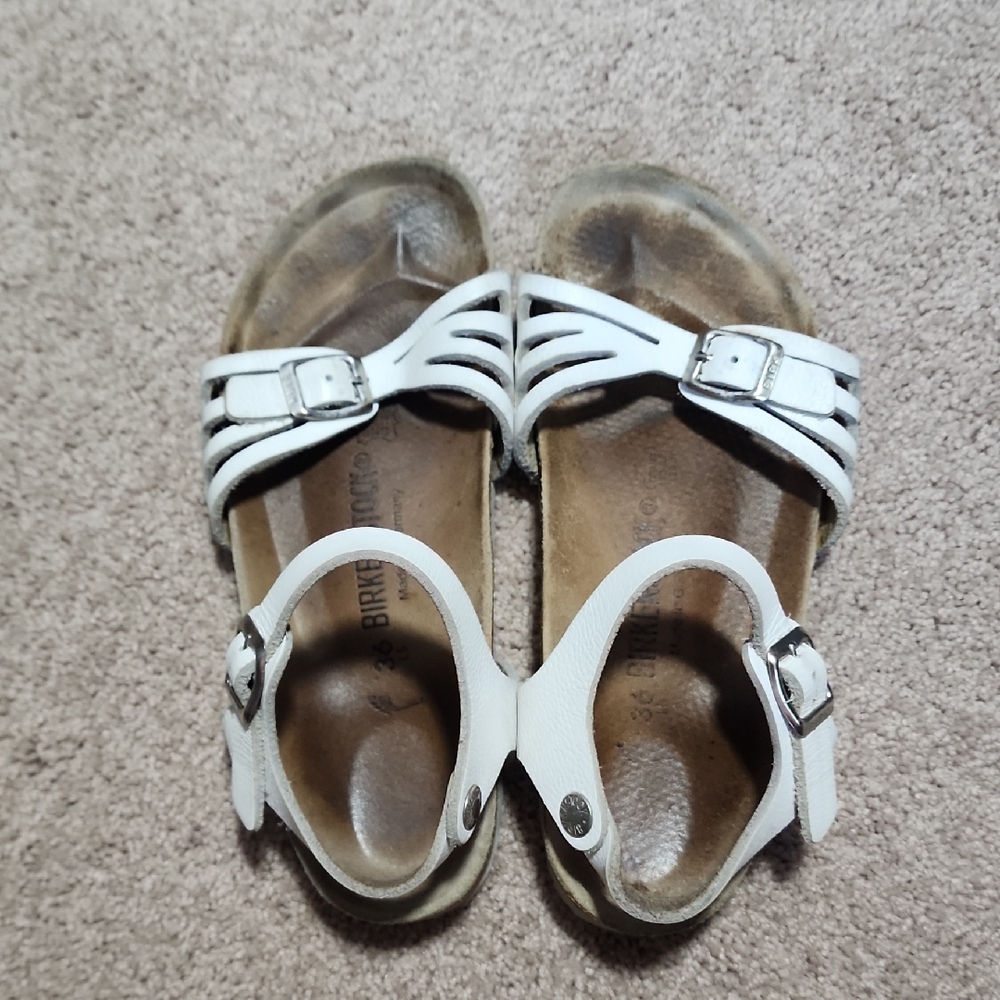 Birkenstock Bali Nubuck Sandals